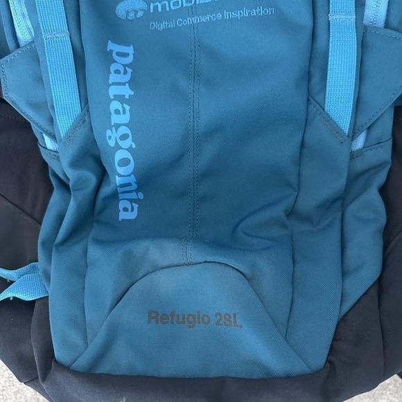 Patagonia Refugio 28L Backpack Blue Demandware XChange Laptop Outdoor Daypack - Picture 7 of 7